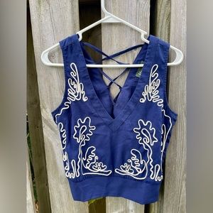 Adorable cropped tank top!